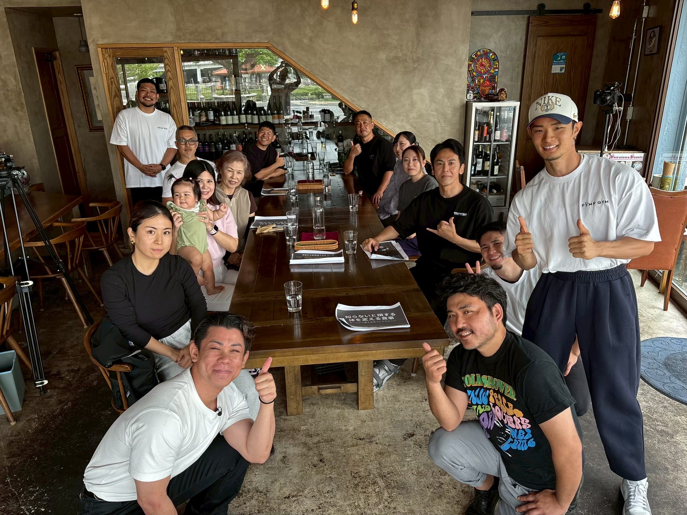 PUMP GYMの食事イベントに参加した皆さまの集合写真